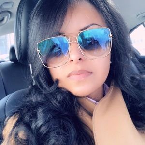 Meet your Posher, Ana